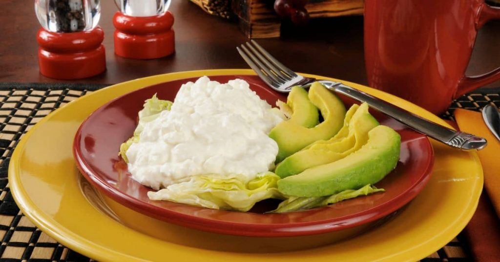 Avocado-with-cottage-cheese