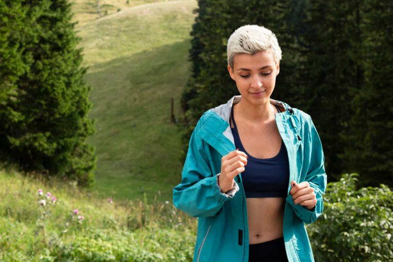 Woman walking outdoors to improve metabolic health