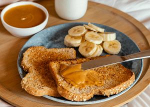 Simple BRAT diet foods for digestive recovery bananas, rice, applesauce, and toast