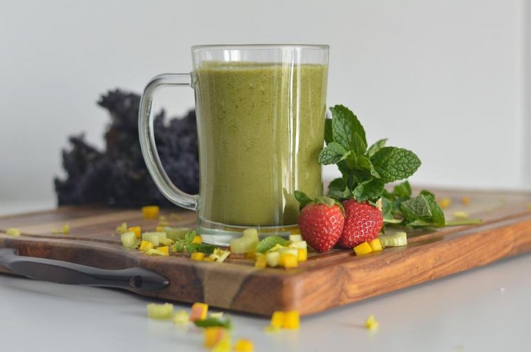 10 Energizing Smoothies to Kickstart Your Day