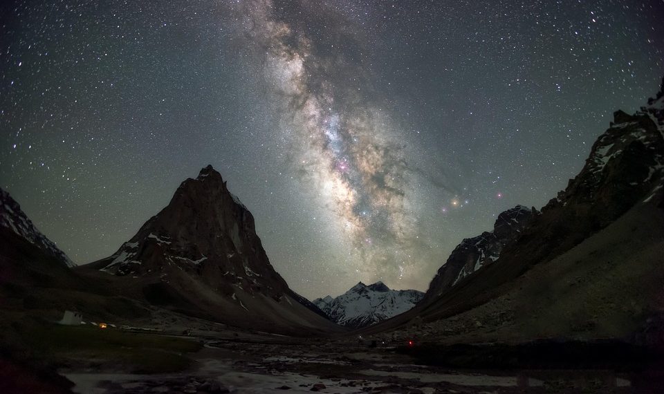 10 Natural Remedies to Banish Bloating Fast