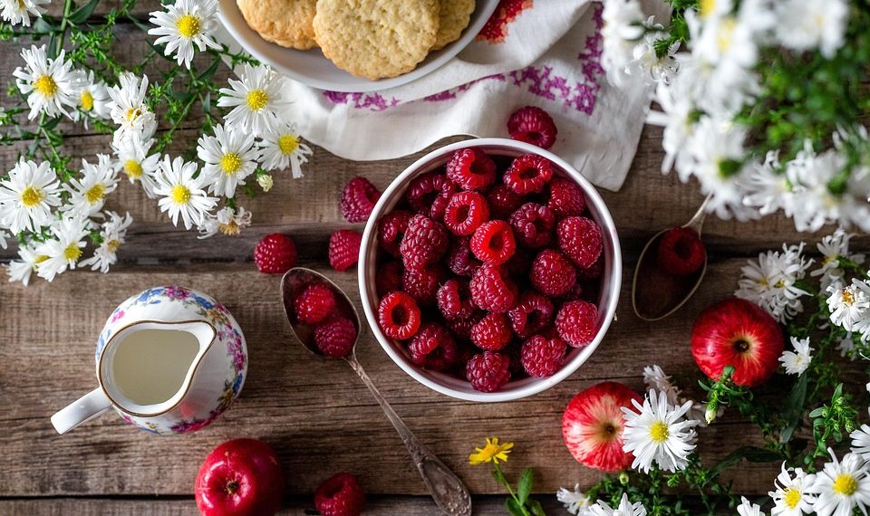 7 Best Teas for a Flat Stomach You’ll Love to Sip