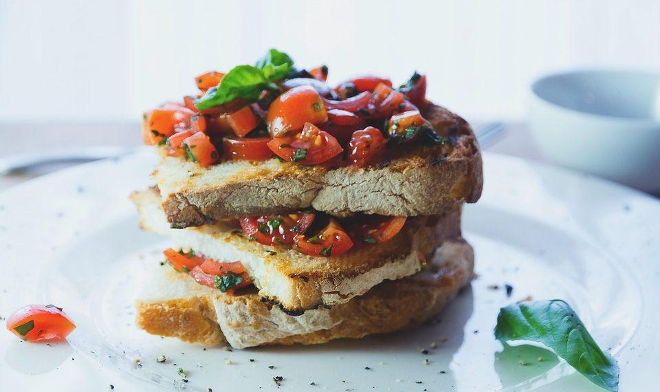 7 Irresistible Mediterranean Dishes for Healthy Living