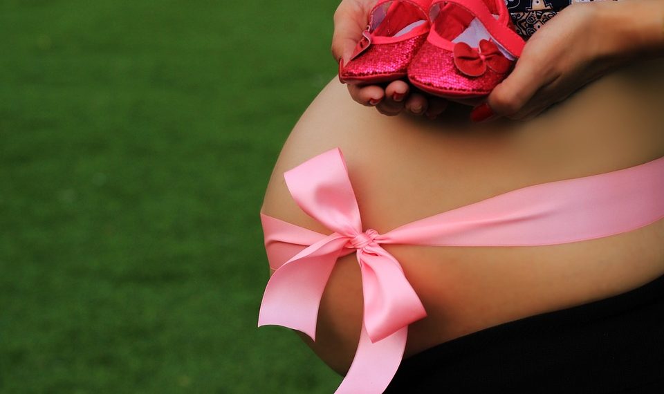 7 Moringa Benefits for Shedding Belly Fat Fast!