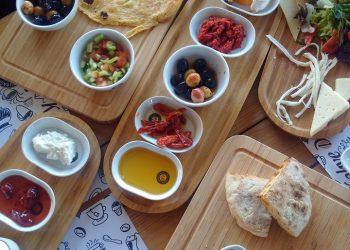 7 Morning Detox Teas to Kickstart Your Day Right