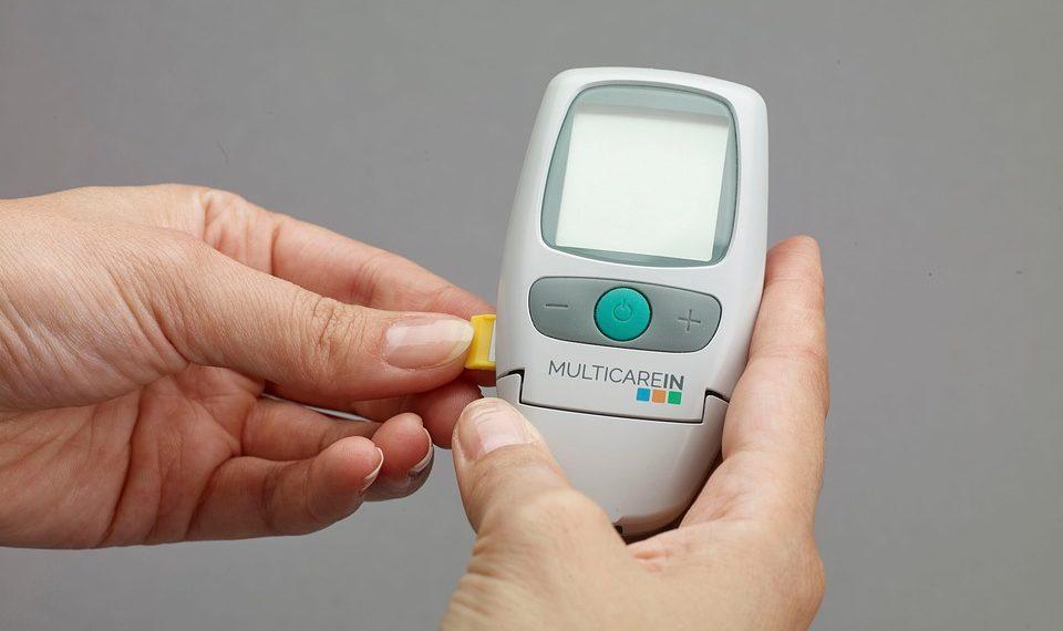 7 Simple Hacks to Master Your Blood Sugar Levels