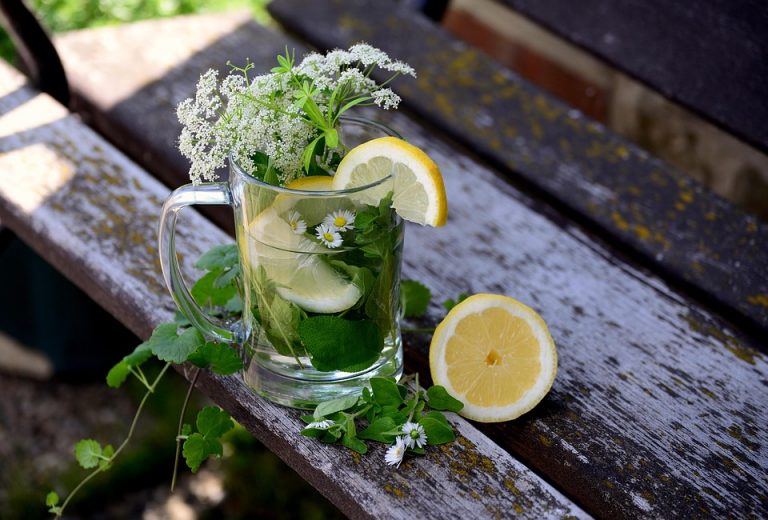 7 Slimming Herbal Drinks That Boost Your Metabolism Fast