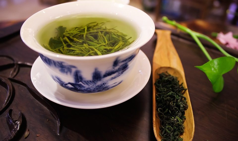 7 Surprising Ways Green Tea Boosts Fat Loss
