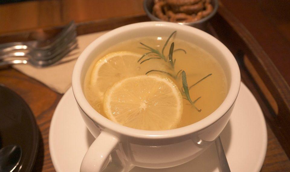 7 Teas That Help Trim Your Waistline Fast