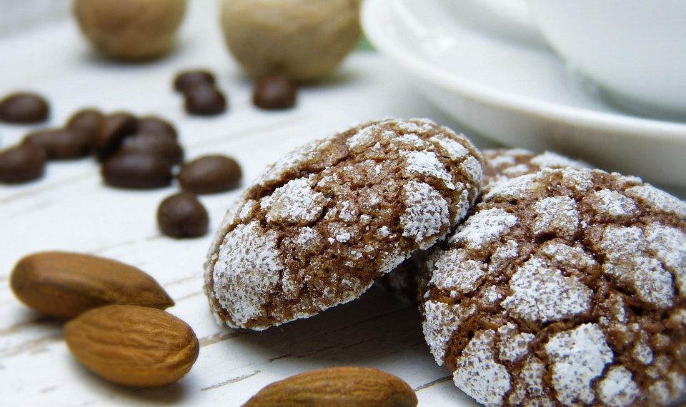 Crinkle cookies with almonds and coffee beans.