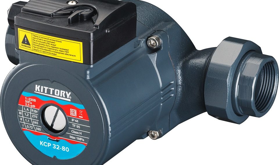 Kittory KCP 32-80 water pump with label and connection fittings.