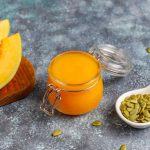 homemade-pumpkin-puree-with-fresh-pumpkin-slices (1)