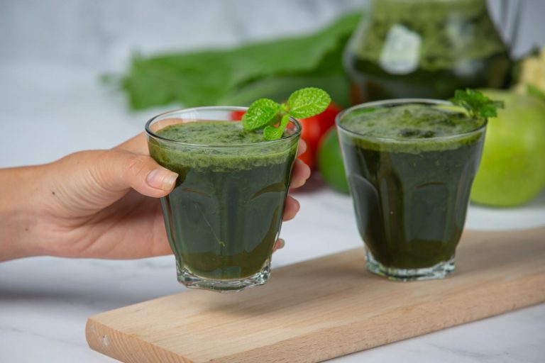 Basil Leaf Juice Healthy drink, vegetable smoothie